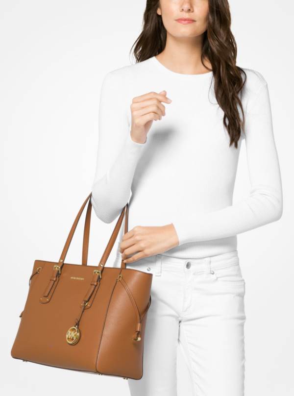 Damske Prenosná Taška Michael Kors Voyager Medium Crossgrain Leather Hnede - Kabelky Michael Kors Levně | BISTM-6437